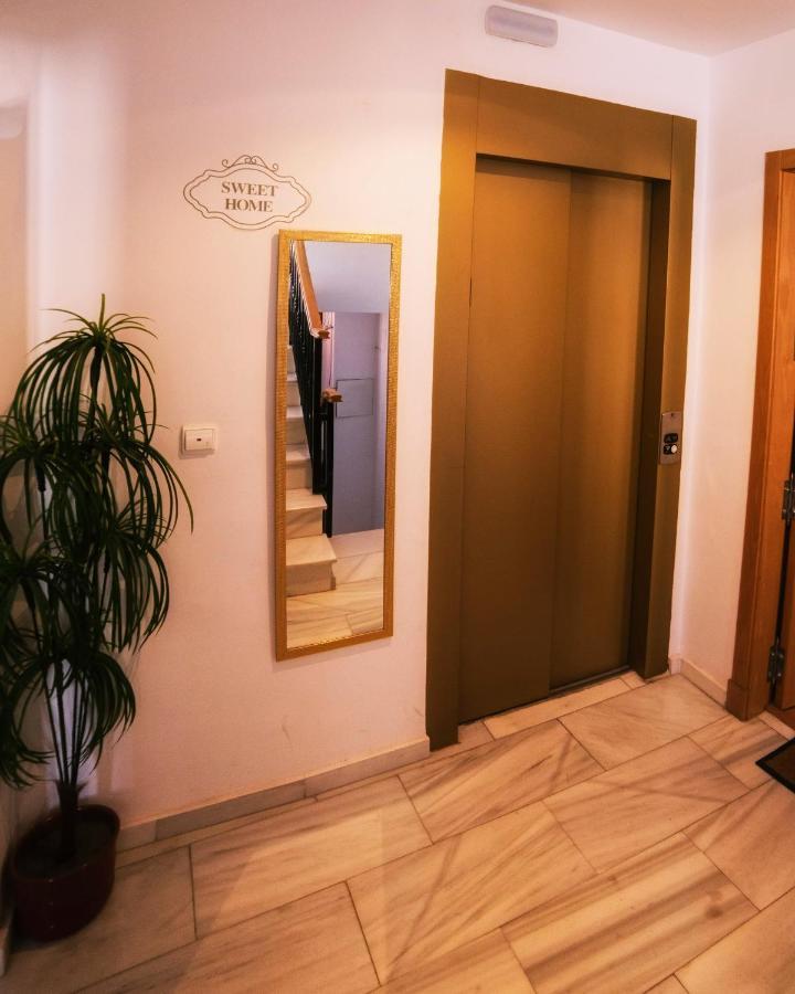Apartamentos Turisticos Architettura Ubeda Екстериор снимка