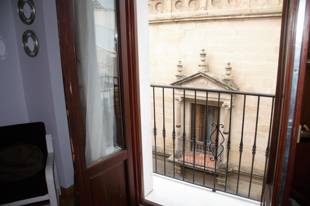 Apartamentos Turisticos Architettura Ubeda Екстериор снимка