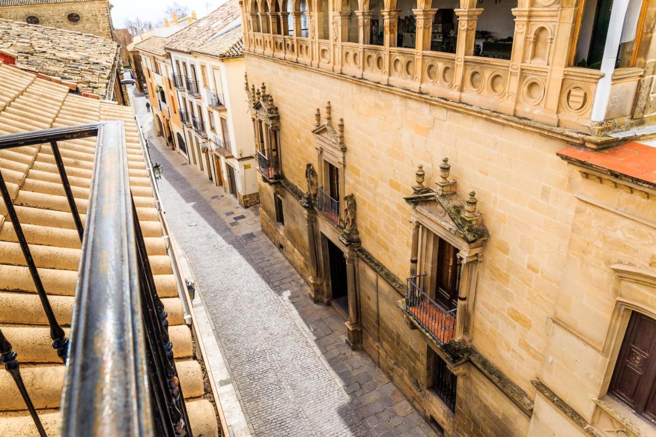 Apartamentos Turisticos Architettura Ubeda Екстериор снимка