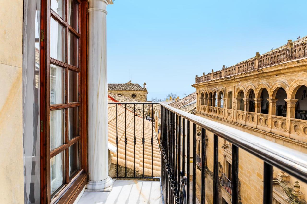 Apartamentos Turisticos Architettura Ubeda Екстериор снимка