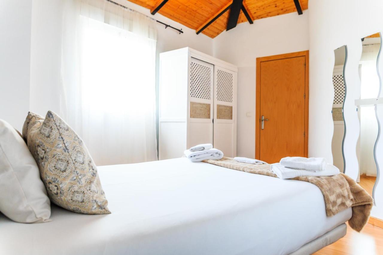 Apartamentos Turisticos Architettura Ubeda Екстериор снимка